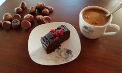 Przepis na ciasto Brownie z fasoli czerwonej z masłem orzechowym, bez czekolady…