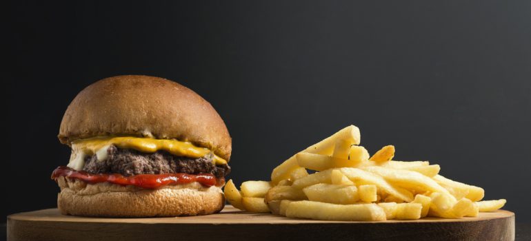 Żywność typu “fast-food” i “junk-food” w diecie dziecka.